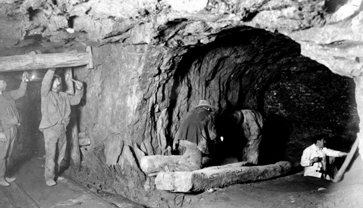 Por la inspección obrera en las minas (1930)